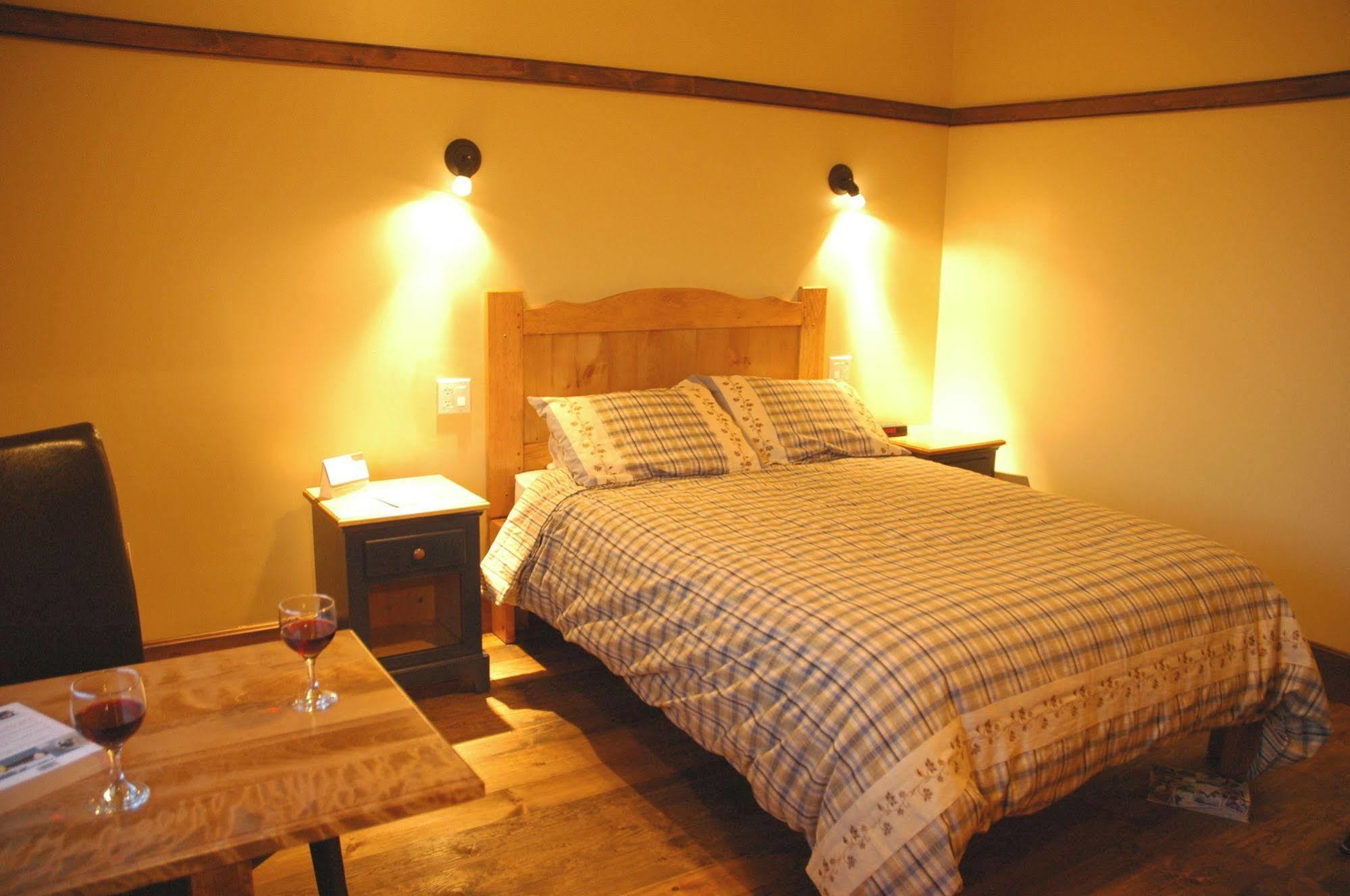 Auberge La Salicorne Et Escapades - Adventure Resort Grande-Entree Экстерьер фото