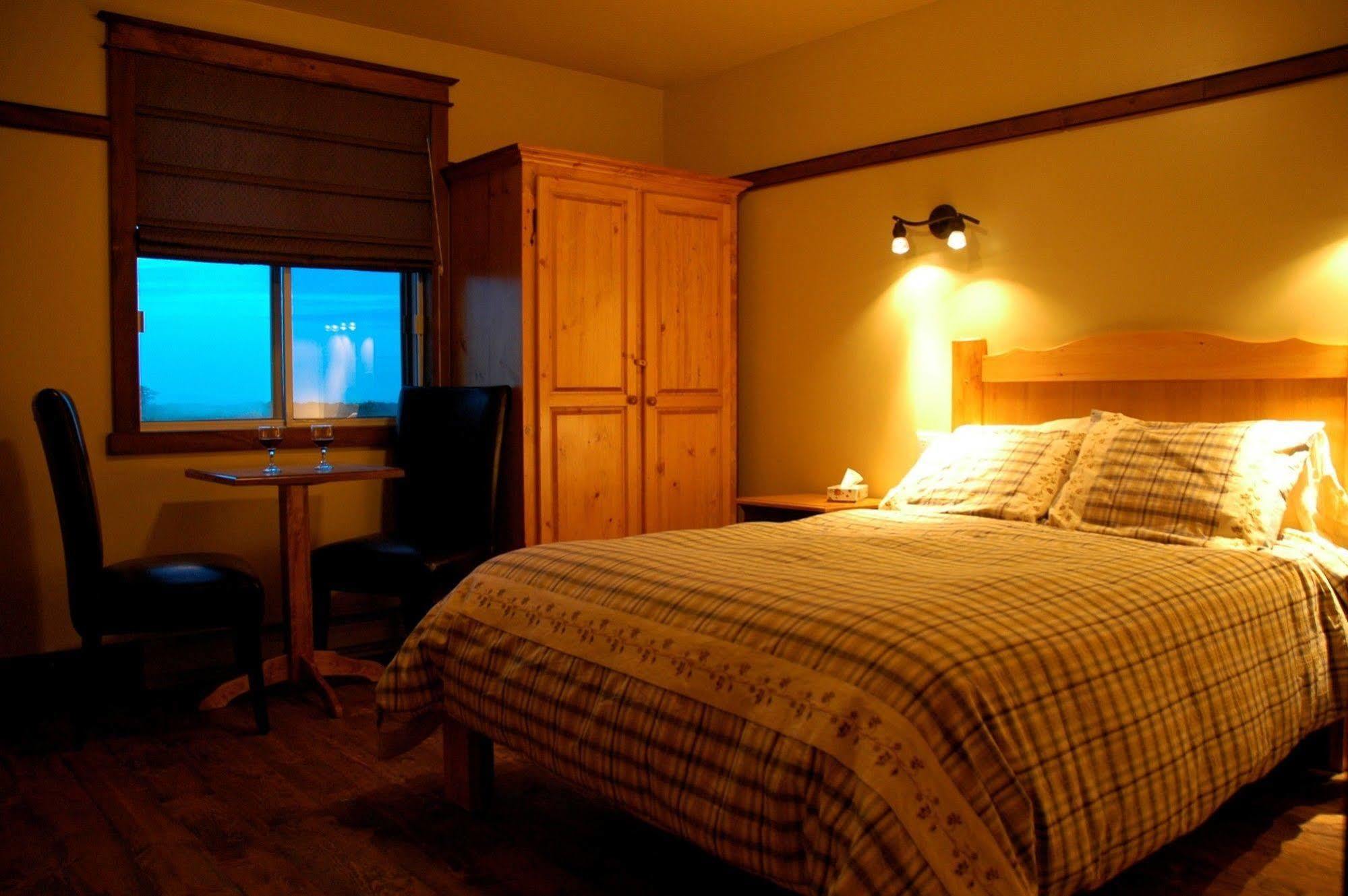 Auberge La Salicorne Et Escapades - Adventure Resort Grande-Entree Экстерьер фото